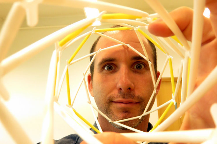 A finnországi KIKS-iskolák a színpadon: a Bridges Világkonferencián megrendezett 1. Finnországi 4Dframe Verseny eredményhirdetése