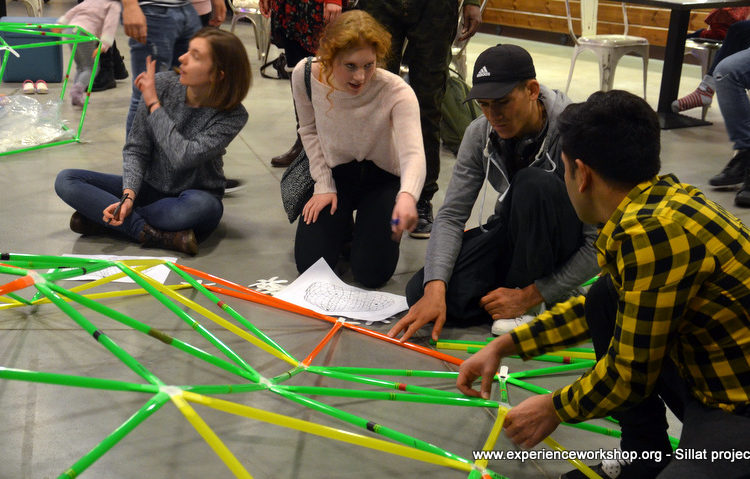 Building the giant dome of friendship in Jyväskylä