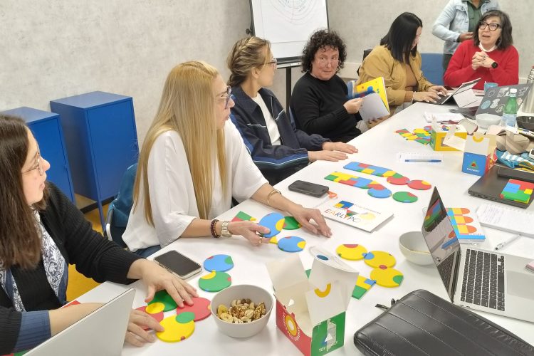 Exploring New Paths for Poly-Universe with teachers from Uruguay